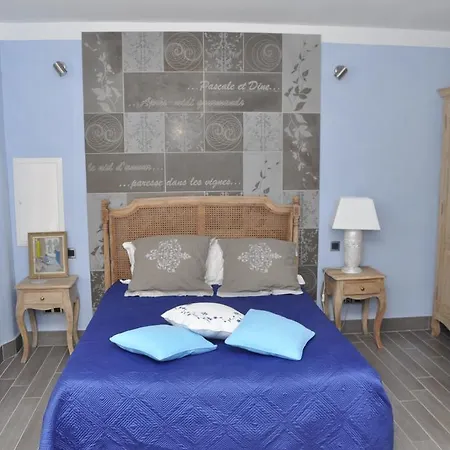 Gites De Charme Le Nid D'Amour Holiday home Cereste